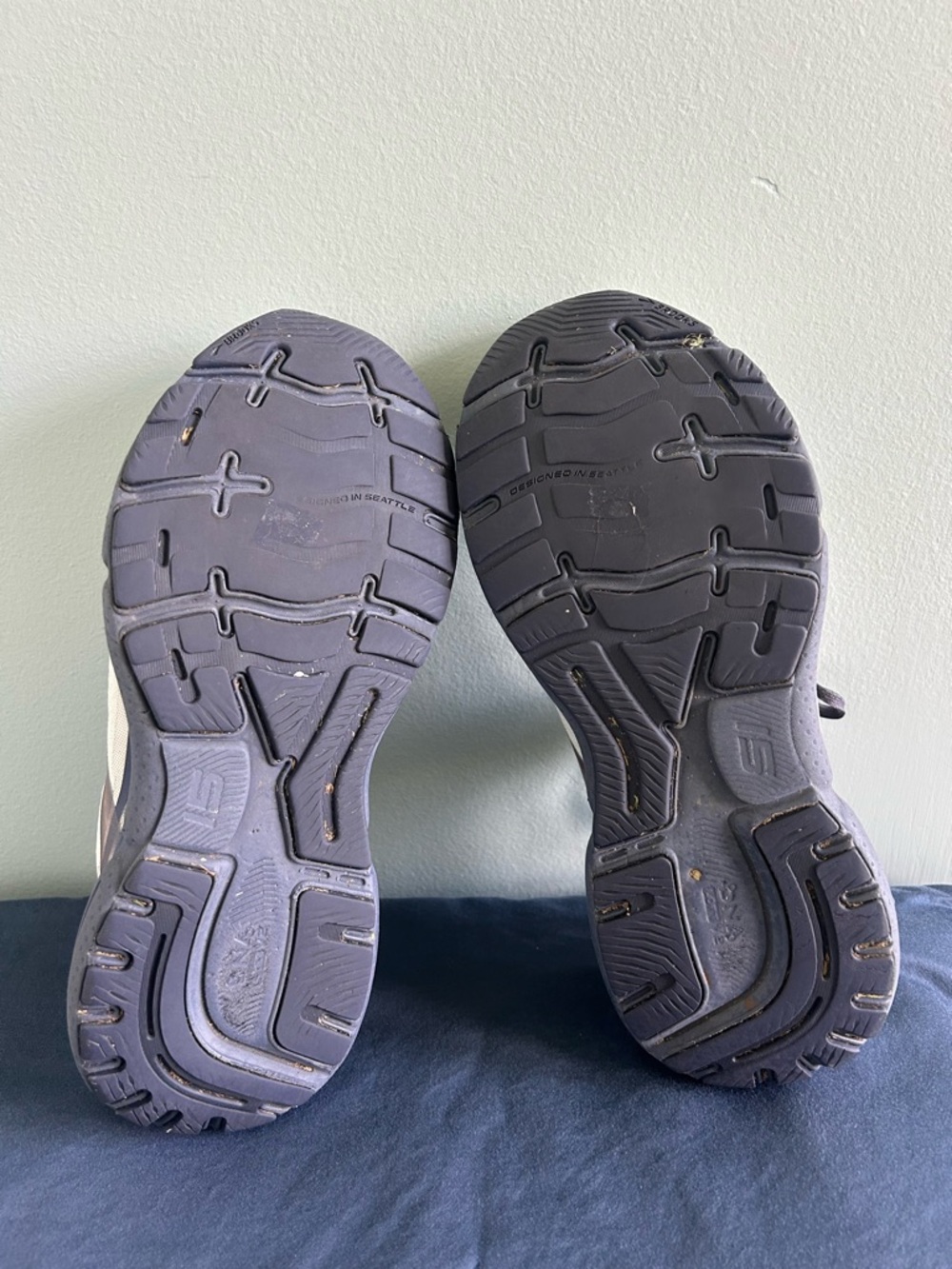 Brooks Women's Running Shoes in Light Green with Pink and Charcoal Accents - Picture 8 of 9